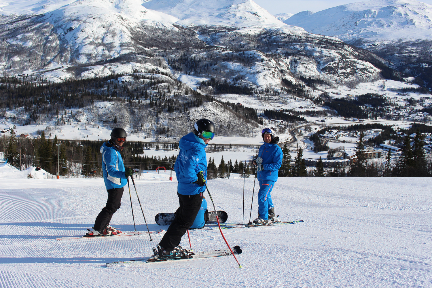 Kompetenz im Schnee: Skilehrer*innen der Skischule Lüneburg